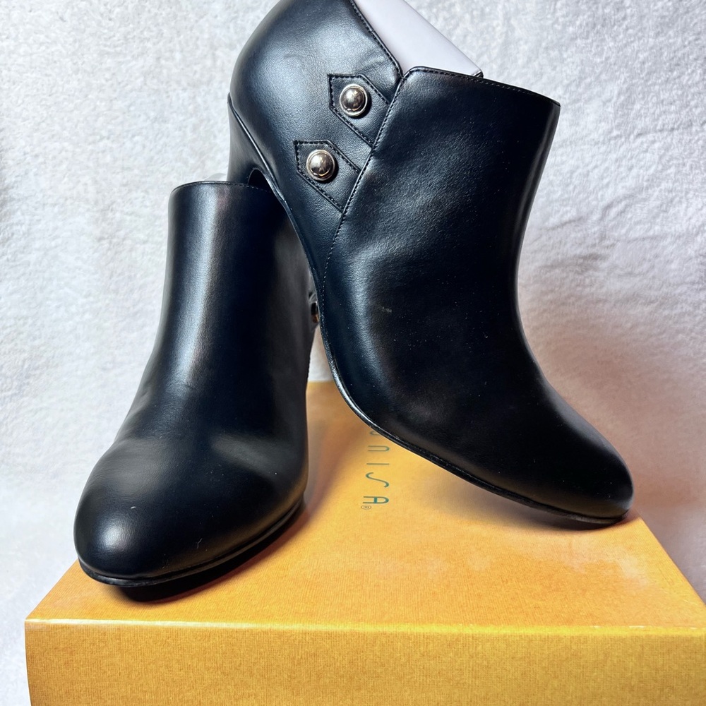 Unisa Black Ankle Bootie Sz 9.5 M